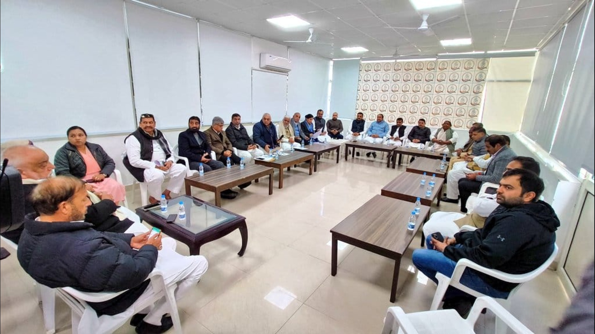 हरियाणा कांग्रेस विधायक दल की हुई बैठक, बजट सत्र के दौरान सरकार को घेरने की बनाई रणनीति